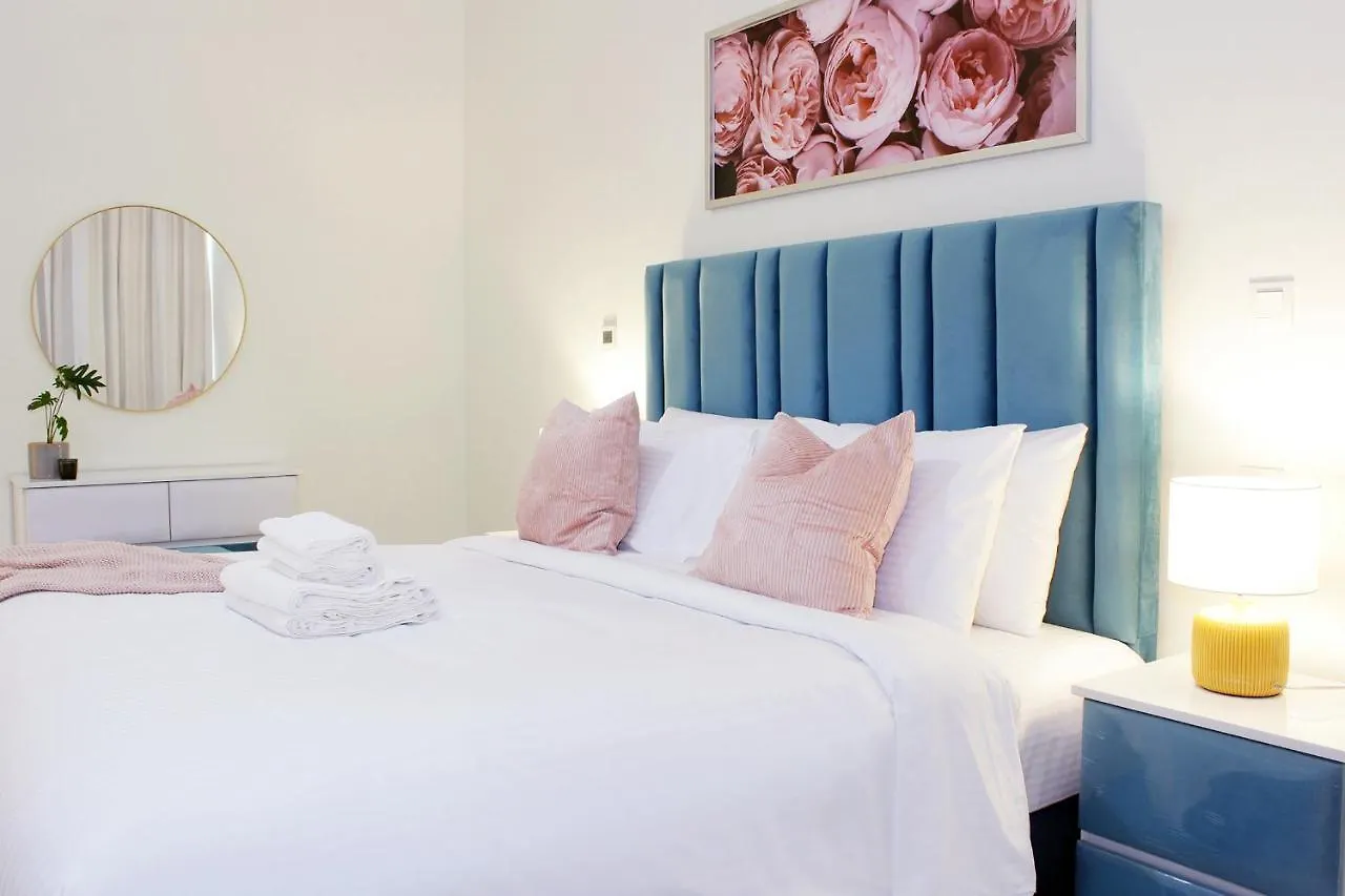 Luxury Staycation - Park Gate Residences - Lush Green Garden Of Zabeel Park Dubai 0*,  United Arab Emirates